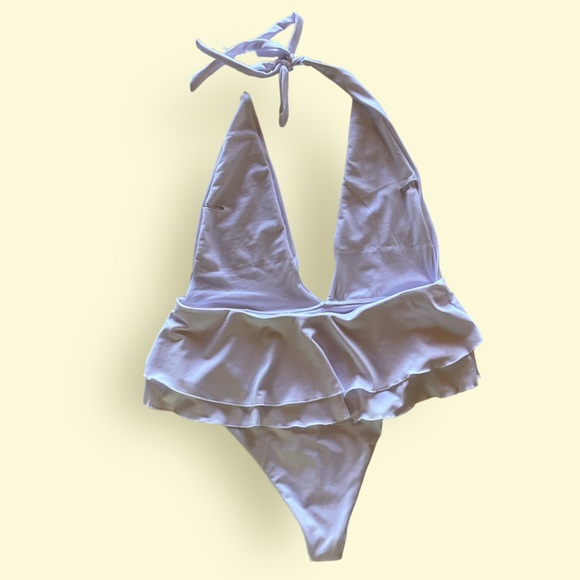 NWOT White Ruffle One Piece Swimsuit. Great Condition! - Picture 9 of 9
